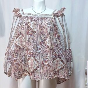 Cato womens top size 22/24 in a beautiful cotton material with a great color com